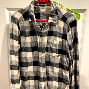 Woman’s size small hollister flannel